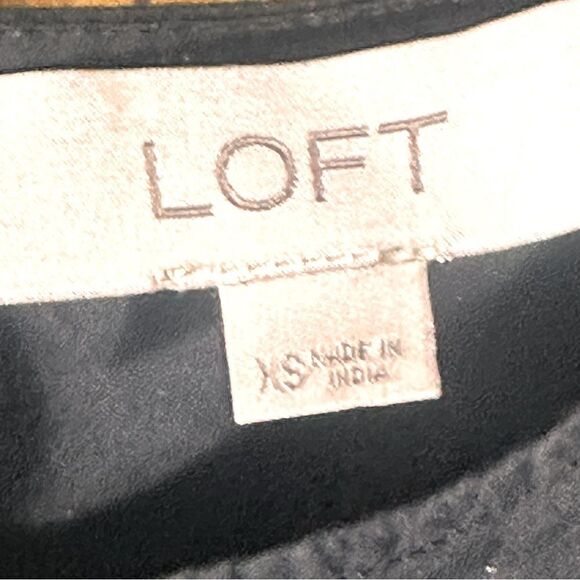 Loft Embroidered Bell Sleeve Floral Parrot Blouse Size XS - Picture 5 of 7